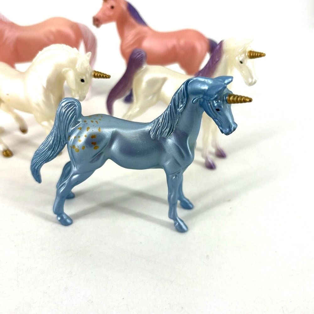 Breyer Stablemates Lot‎ of 5 Unicorns Pink Blue White - Picture 3 of 11